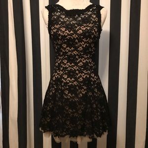 Nha Khanh Noir Timeless Love Lace Dress 4
